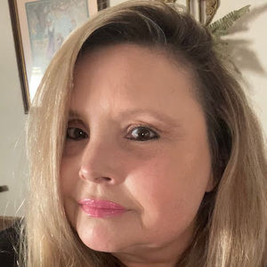 Meet your Posher, Carrie